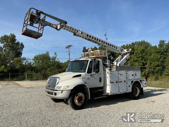 (Fort Wayne, IN) Altec A-T40C, Non-Insulated Cable Placing Bucket Truck center mounted on 2006 Inter