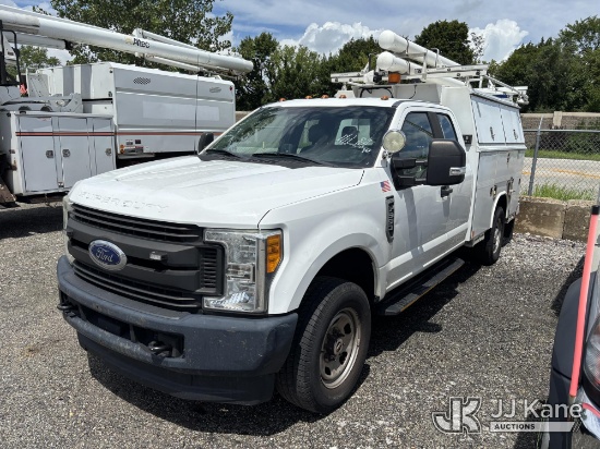 (Plymouth Meeting, PA) 2017 Ford F350 4x4 Extended-Cab Enclosed Service Truck Not Running, Condition