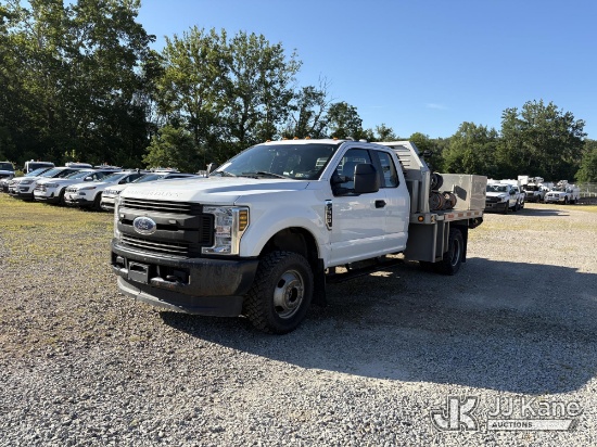 (Smock, PA) 2019 Ford F350 4x4 Welder/Service Truck Runs & Moves) (Welder Runs, Exterior Defects