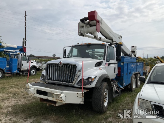 (Charlotte, MI) HiRanger TL55, Articulating & Telescopic Material Handling Bucket Truck center mount