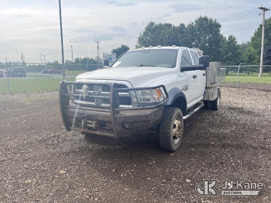 (Louisville, OH) 2016 Ram 4500 4x4 Crew-Cab Flatbed/Service Truck Runs & Moves) (Dash Warning Indica