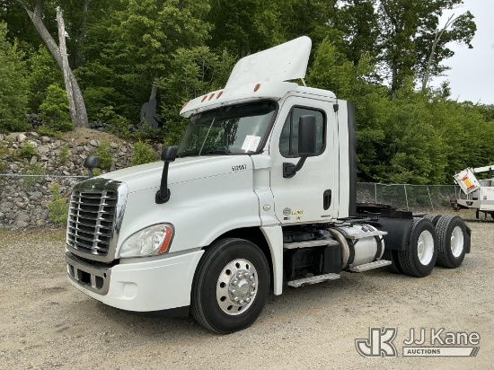 (Shrewsbury, MA) 2012 Freightliner Cascadia 125 Truck Tractor Runs & Moves) (Exhaust System Deficien