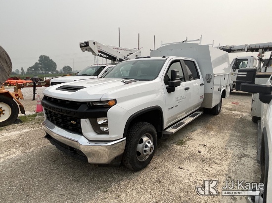 (Pataskala, OH) 2021 Chevrolet Silverado 3500HD 4x4 Crew-Cab Enclosed Service Truck Runs & Moves) (D