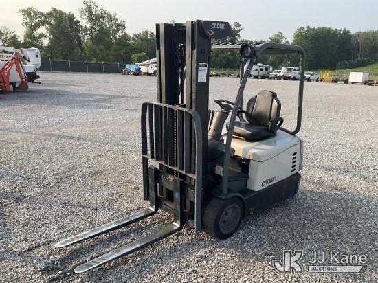(Verona, KY) 2016 Crown S200 Series Solid Tired Forklift Runs, Moves & Operates