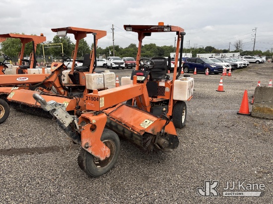 (Plymouth Meeting, PA) 2016 Laymore Broom SM300 3 Wheeled Sweeper Runs, Does Not Move) ( Brakes Froz