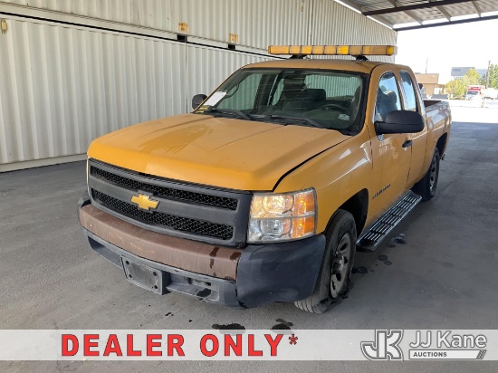 (Jurupa Valley, CA) 2008 Chevrolet Silverado 1500 Extended-Cab Pickup Truck Runs & Moves) (Catalytic
