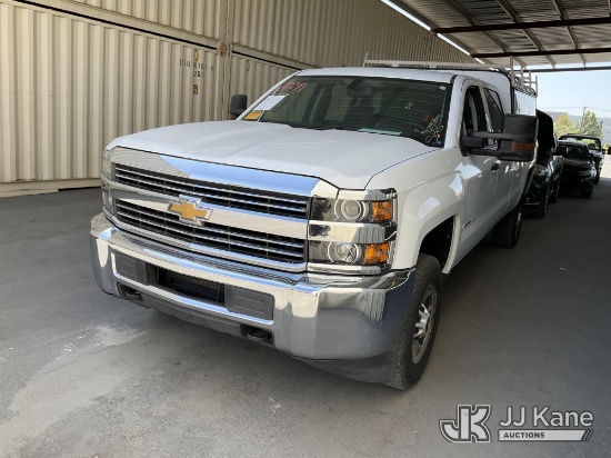 (Jurupa Valley, CA) 2017 Chevrolet Silverado 2500HD Crew-Cab Pickup Truck Runs & Moves