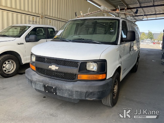 (Jurupa Valley, CA) 2006 Chevrolet Express 2500 Cargo Van Runs & Moves