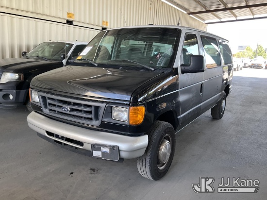 (Jurupa Valley, CA) 2005 Ford Econoline Passenger Van Runs & Moves