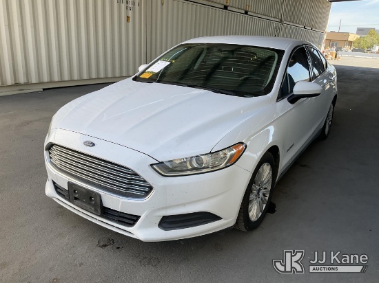 (Jurupa Valley, CA) 2016 Ford Fusion Hybrid S 4-Door Sedan Runs & Moves, Open Manufacturer Recall Nu