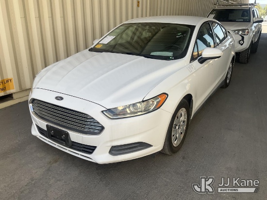 (Jurupa Valley, CA) 2014 Ford Fusion S 4-Door Sedan Runs & Moves