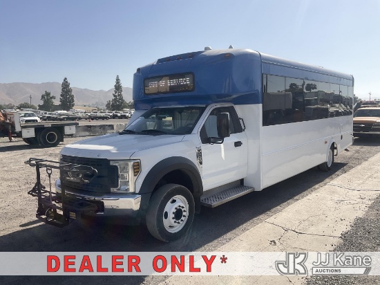 (Jurupa Valley, CA) 2019 Ford F-550 Passenger Bus Runs & Moves) (Dash Indicator Lights On - Check En