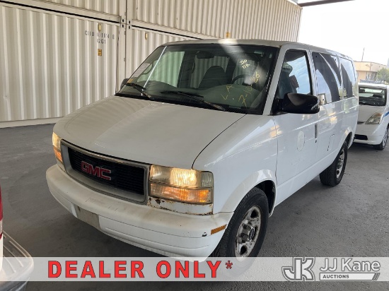 (Jurupa Valley, CA) 2003 GMC Safari Mini Passenger Van Runs & Moves) (Corrosion, Missing Catalytic C