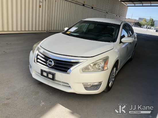 (Jurupa Valley, CA) 2013 Nissan Altima 2.5 S 4-Door Sedan Runs & Moves