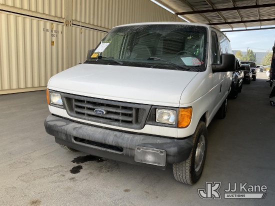 (Jurupa Valley, CA) 2003 Ford Econoline E-350 Super Duty Extended Cargo Van Runs & Moves, Interior D