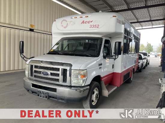 (Jurupa Valley, CA) 2016 Ford Econoline E-450 Passenger Bus Runs & Moves) (Dash Warning Indicators O