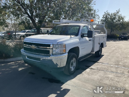(Jurupa Valley, CA) 2011 Chevrolet Silverado 2500HD Service Truck Runs & Moves) (Passenger Door Need