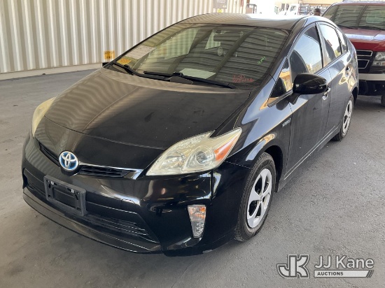 (Jurupa Valley, CA) 2013 Toyota Prius 4-Door Hatch Back Runs & Moves