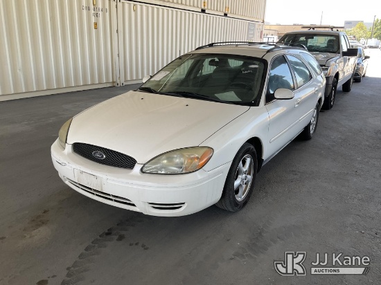 (Jurupa Valley, CA) 2004 Ford Taurus Wagon 4-Door Station Wagon Runs & Moves