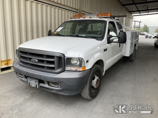 (Jurupa Valley, CA) 2003 Ford F-350 SD Mechanics Service Truck Runs & Moves) (Interior Defect-AC Not