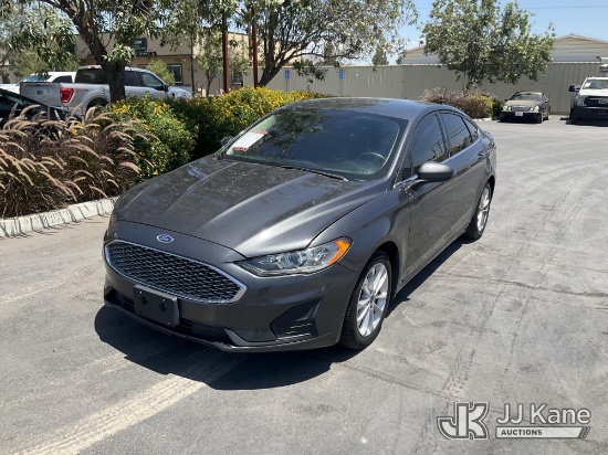 (Jurupa Valley, CA) 2020 Ford Fusion Hybrid 4-Door Hybrid Sedan Runs & Moves