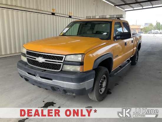 (Jurupa Valley, CA) 2007 Chevrolet Silverado Classic 2500HD Crew-Cab Pickup Truck Runs & Moves, Miss