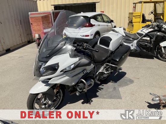(Jurupa Valley, CA) 2018 BMW R1200RT Motorcycle Runs, Operation Unknown (Dash Warning Indicators On-