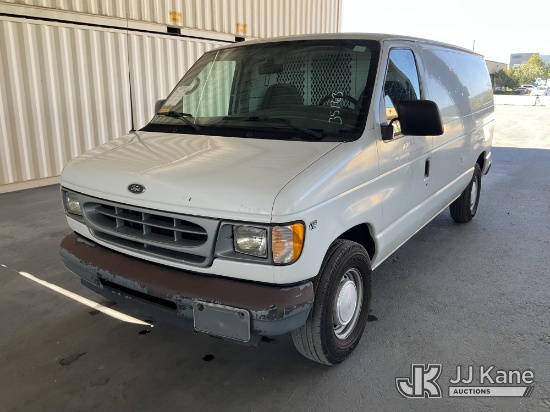 (Jurupa Valley, CA) 2002 Ford Econoline E-150 Cargo Van Runs & Moves