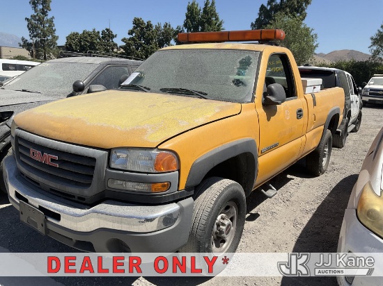 (Jurupa Valley, CA) 2005 GMC Sierra 2500HD Pickup Truck Not Running, Conditions Unknown) (Dash Warni