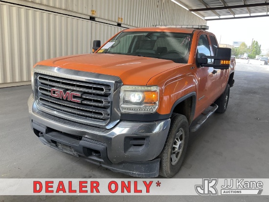 (Jurupa Valley, CA) 2017 GMC Sierra 2500HD Crew-Cab Pickup Truck Runs & Moves) (Dash Warning Indicat