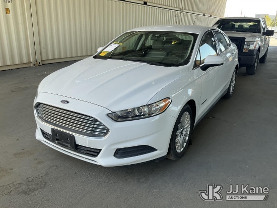 (Jurupa Valley, CA) 2014 Ford Fusion 4-Door Sedan Runs & Moves