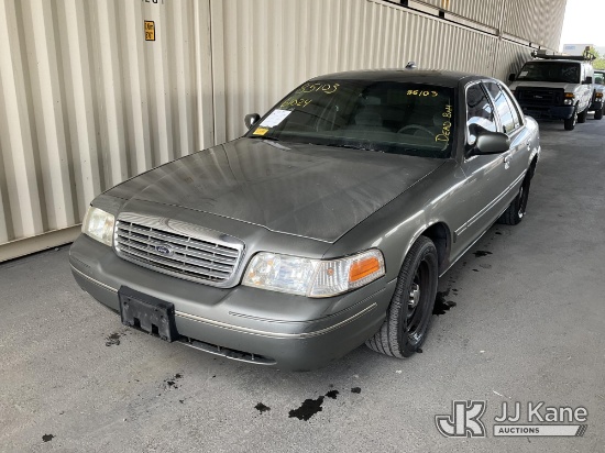 (Jurupa Valley, CA) 2000 Ford Crown Victoria Police Interceptor 4-Door Sedan Runs & Moves Vehicle p
