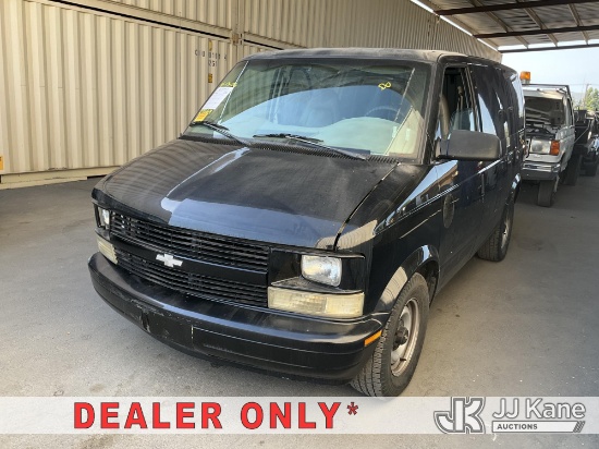 (Jurupa Valley, CA) 2000 Chevrolet Astro Cargo Van Runs & Moves, Collision Issues