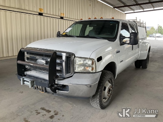 (Jurupa Valley, CA) 2006 Ford F-350 SD Crew-Cab Dual Wheel Pickup Truck Runs & Moves