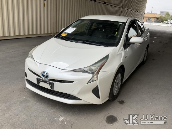 (Jurupa Valley, CA) 2016 Toyota Prius 4-Door Hatch Back Runs & Moves
