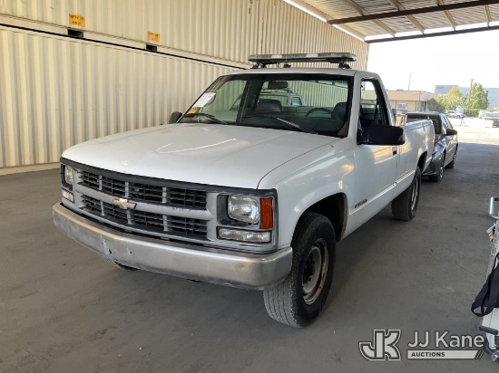 (Jurupa Valley, CA) 1995 Chevrolet C/K 2500 Pickup Truck Runs & Moves