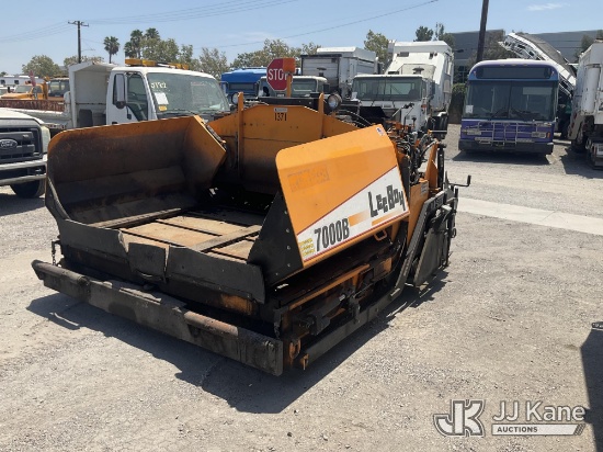 (Jurupa Valley, CA) 2013 Leeboy 7000B Asphalt Paver Runs, Moves & Operates