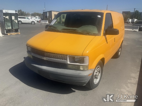 (Jurupa Valley, CA) 2003 Chevrolet Astro Mini Cargo Van Runs & Moves) (Interior Defects-AC Not Cold