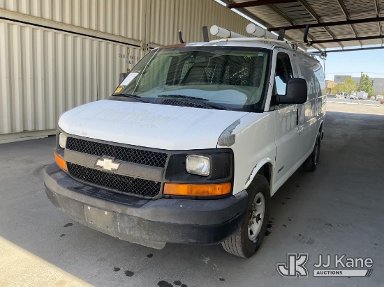 (Jurupa Valley, CA) 2005 Chevrolet Express 2500 Cargo Van Runs & Moves