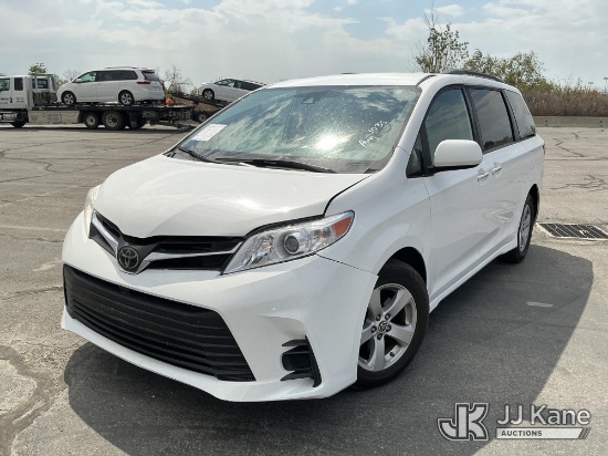 (Salt Lake City, UT) 2020 Toyota Sienna Mini Passenger Van Runs & Moves