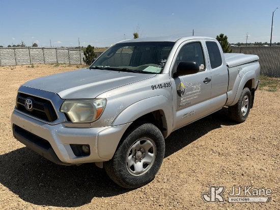 (Fort Lupton, CO) 2013 Toyota Tacoma 4x4 Extended-Cab Pickup Truck Runs & Moves) (Interior & Exterio