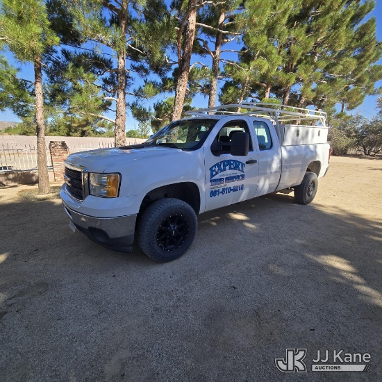 (Palmdale, CA) 2013 GMC Sierra 2500HD Extended-Cab Pickup Truck Runs & Moves