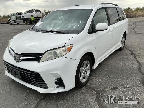 (Salt Lake City, UT) 2019 Toyota Sienna Mini Passenger Van Runs & Moves