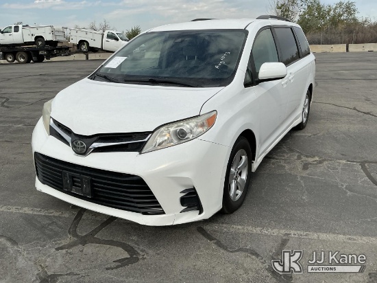 (Salt Lake City, UT) 2018 Toyota Sienna Mini Passenger Van Runs & Moves