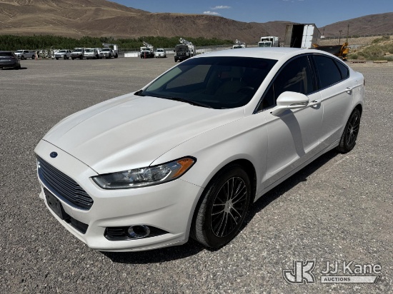 (Sparks, NV) 2016 Ford Fusion SE 4-Door Sedan Runs & Moves) (Dash Warning Indicators On) (Seller Sta