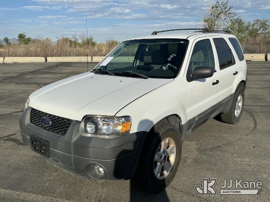(Salt Lake City, UT) 2005 Ford Escape 4-Door Sport Utility Vehicle Runs & Moves) (Seller States: POP