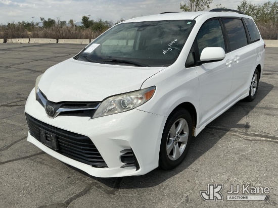(Salt Lake City, UT) 2018 Toyota Sienna Mini Passenger Van Runs & Moves