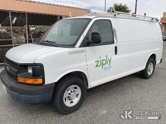 (Kennewick, WA) 2010 Chevrolet Express G2500 Cargo Van Runs & Moves) (Exterior Defects-See Pictures)