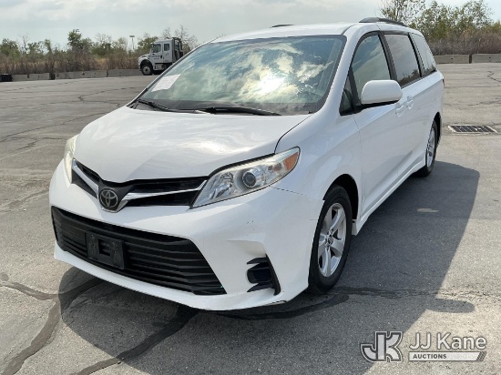 (Salt Lake City, UT) 2018 Toyota Sienna Mini Passenger Van Runs & Moves