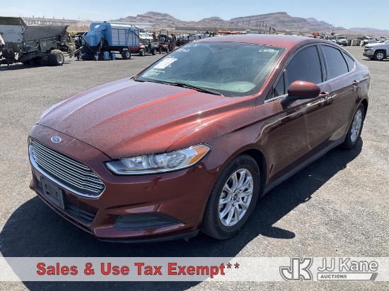 (Las Vegas, NV) 2016 Ford Fusion 4-Door Sedan Runs & Moves) (Seller States: Trans Issues